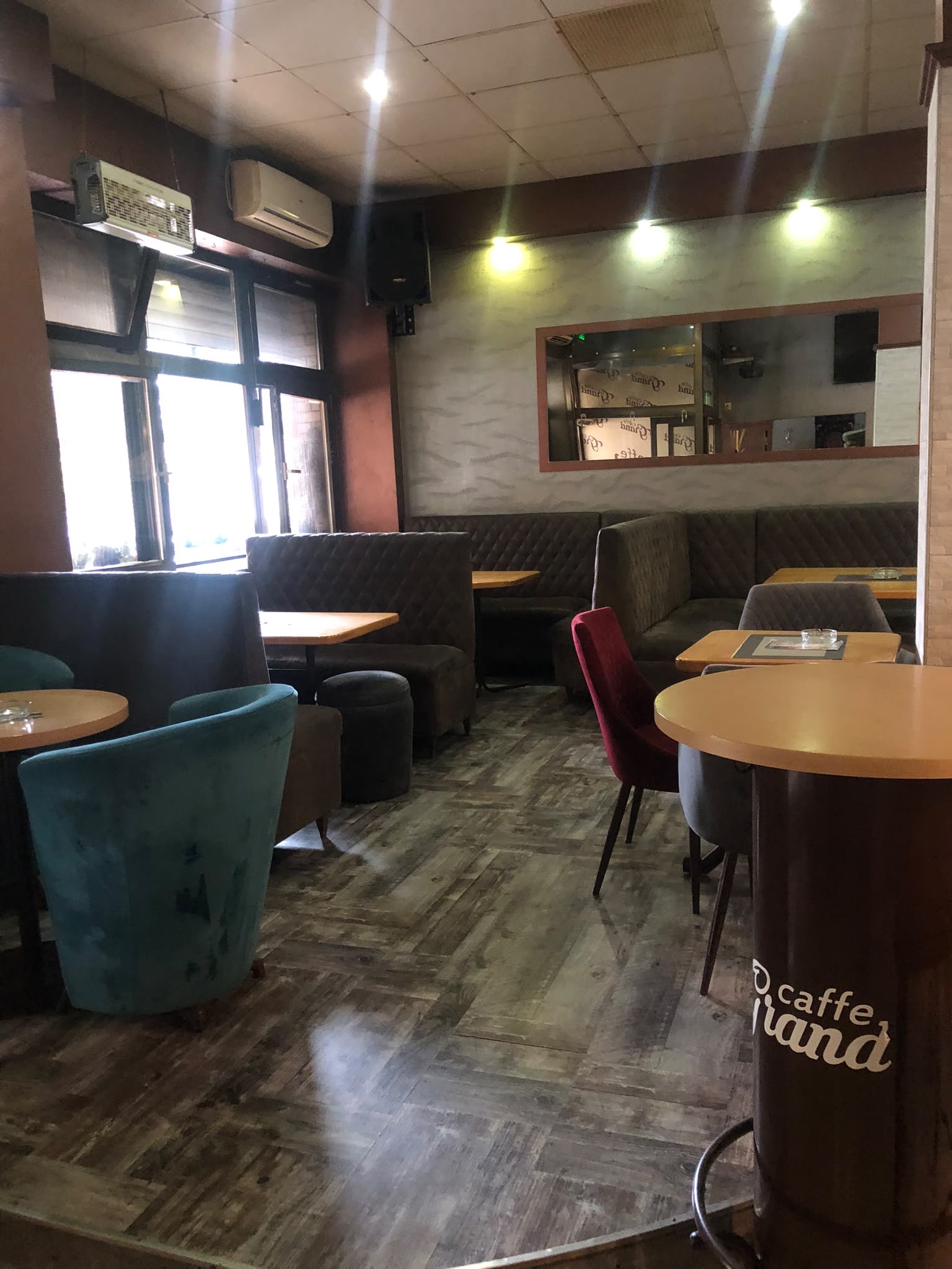 Caffe Grand enterijer 4